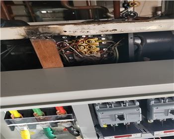 冷庫維修，更換螺桿機組電柜